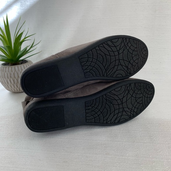 So Brand Dark Gray Microsuede Slouchy Pull On Ankle Boots Woman’s 7M - Picture 10 of 10